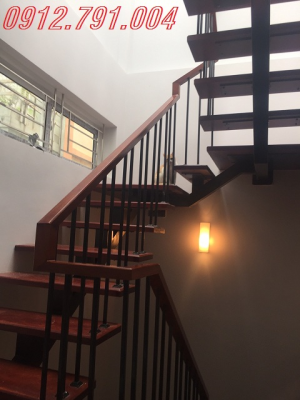 Cầu Thang Xương Sắt 52