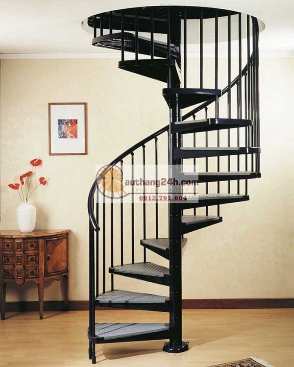 Cầu thang xoắn và cầu thang thẳng - Chọn loại nào cho nhà nhỏ?