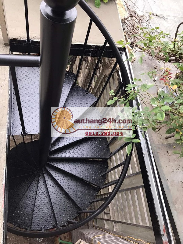 Tổng hợp thông tin cầu thang xoắn sắt