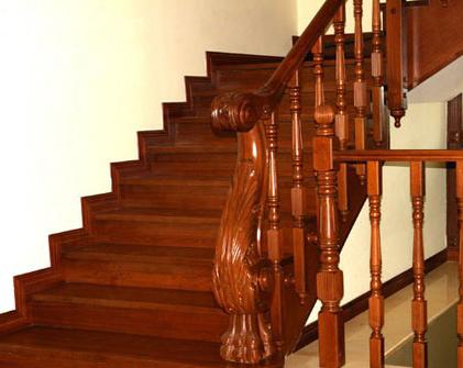 Top 50 mẫu cầu thang gỗ lim đẹp hiện đại nhất