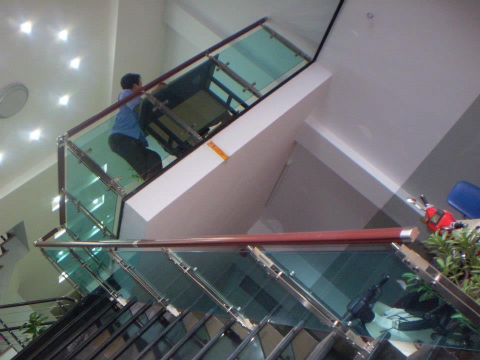 cầu thang kính đẹp